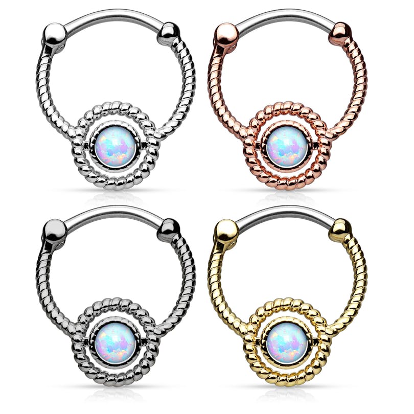 Septo piercing ornamentado com uma pedra opala