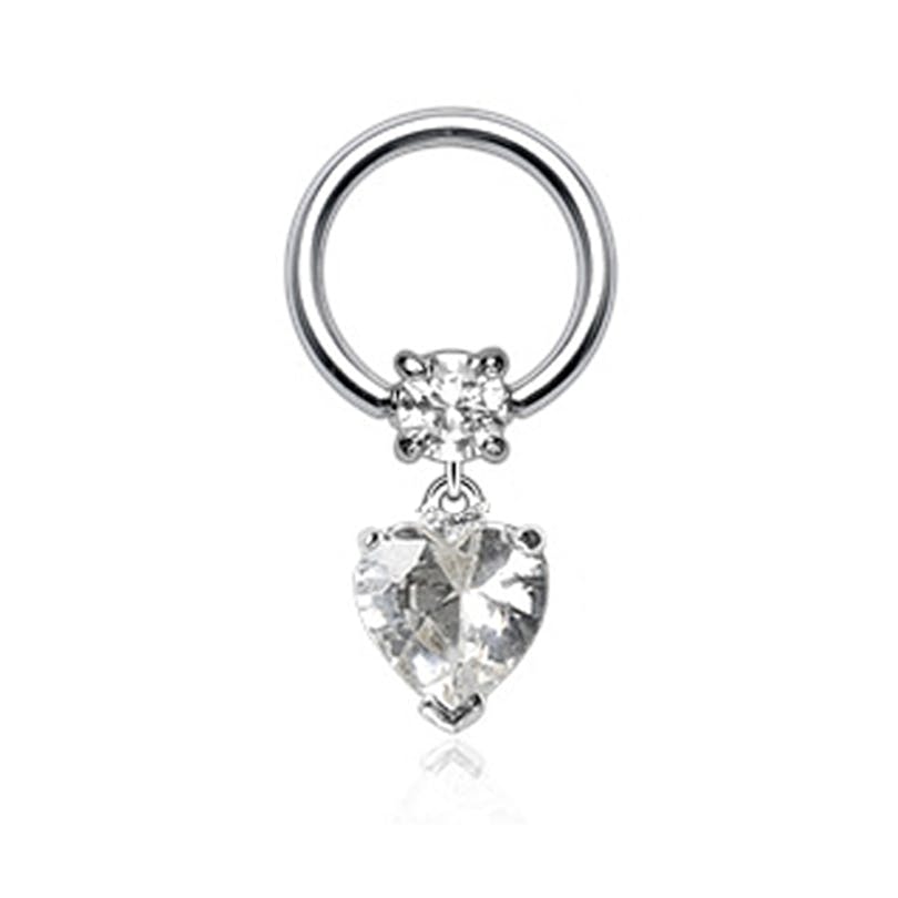 Ring mit einem Herzanhänger