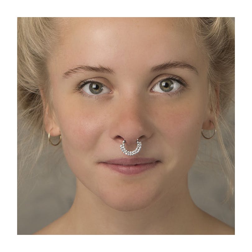 Septo piercing com canto de pedras duplo